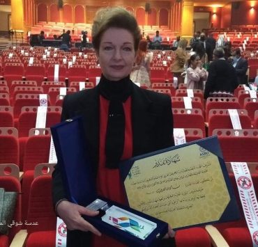 التكريم يحملها مسؤولية… نادين خوري مكرّمة في تونس