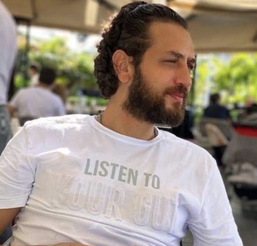 علي سكر: حلمي كوّن عيلة..ويوماً ما بدي وقف ع الريد كاربت بهوليوود