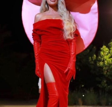 تثير الجدل على السجادة الحمراء.. مايا دياب بإطلالة "ساحرة"