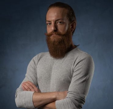 أويس مخللاتي: تيم حسن طعنني ونادم على مشاركتي في الهيبة