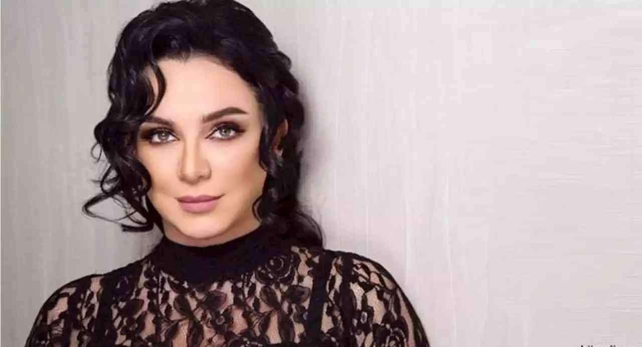 سلاف فواخرجي تعلق على قبلة كندا حنا وعمايري