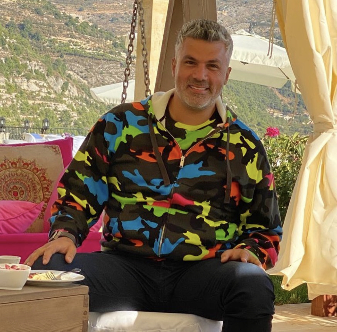 فارس كرم يعتذر عن لقاء جمهوره في عيد الميلاد المجيد!