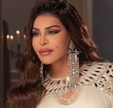 وسط أعلام الدولة.. أحلام تحتفل بعيد الاتحاد الخمسين