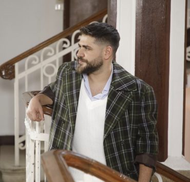 محمد المجذوب يبعد عائلته عن السوشيال ميديا