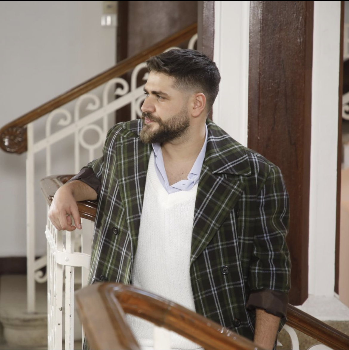 محمد المجذوب يبعد عائلته عن السوشيال ميديا