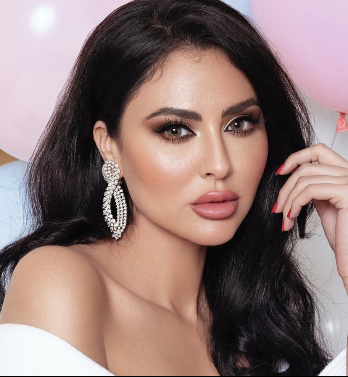 "ليا وحدي" .. جديد مريم حسين الغنائي