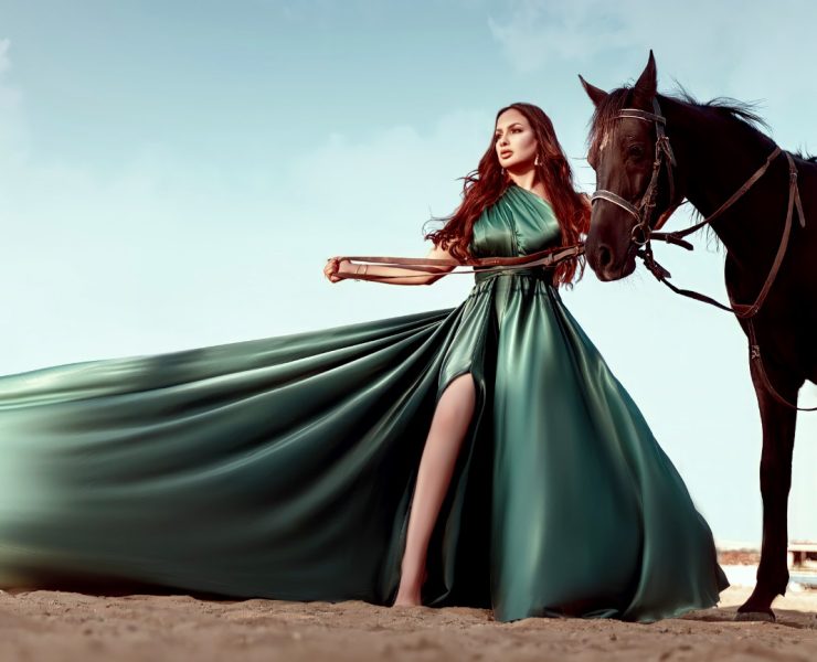 سمر جابر .. فنانة شهيرة في "الثمانية"