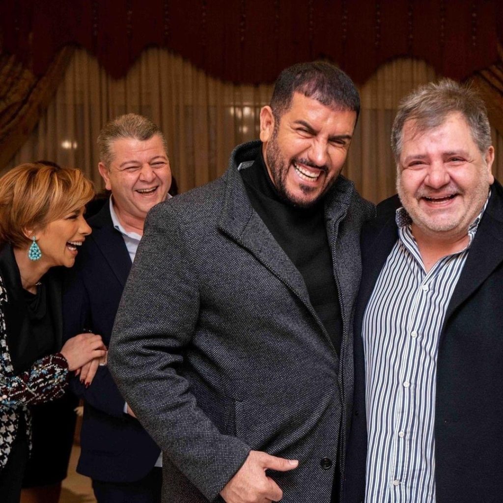 شام الذهبي تحتفل بزواجها بحضور والدها وزوج والدتها