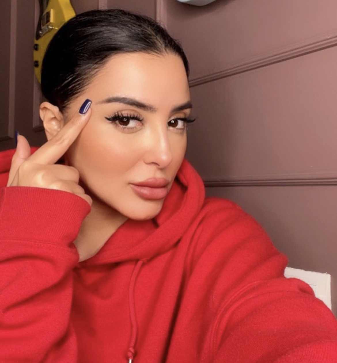 فاتي جمالي تناصر المرأة في عيدها العالمي