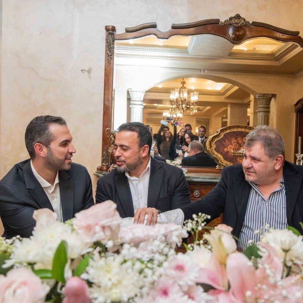 شام الذهبي تحتفل بزواجها بحضور والدها وزوج والدتها
