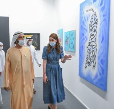 محمد بن راشد يزور معرض "آرت دبي"