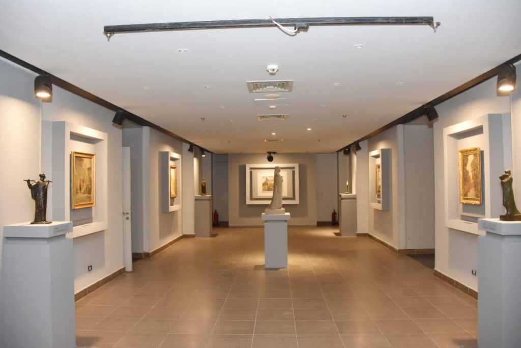 معرض لإبداعات ورواد الفن التشكيلي في العشرينيات