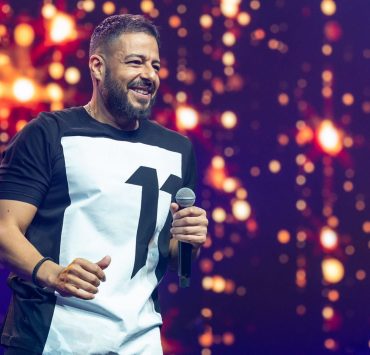 حماقي يفتتح أولى جولاته لموسم صيف 2022 بالساحل الشمالي