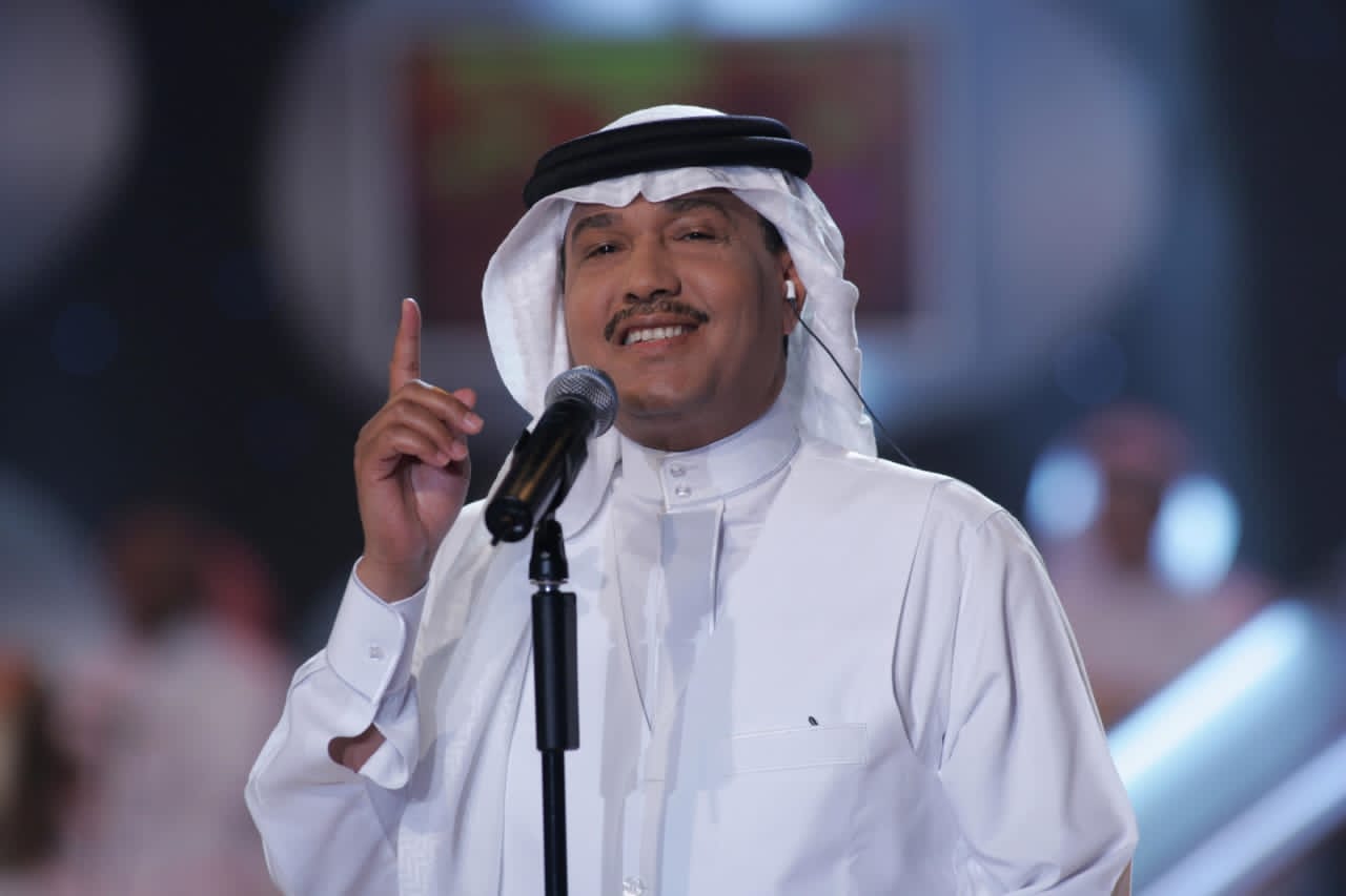 منديل لـ “محمد عبده” بسعر 8 آلاف دولار!