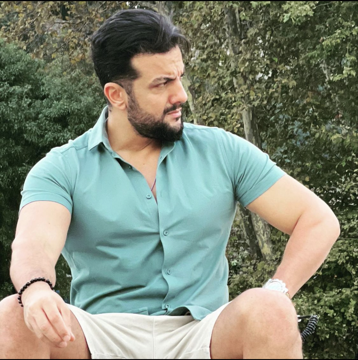 طلال مارديني.. كاتباً وبطلاً لمسلسل "الدكتورة"