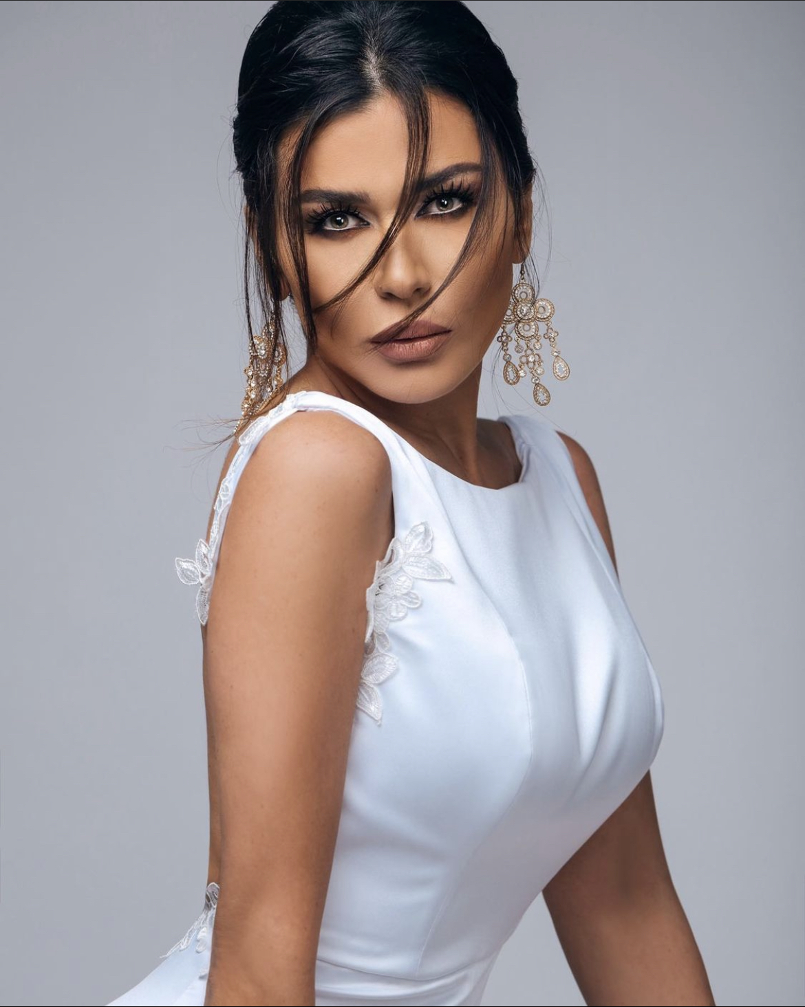 “نادين الراسي”: ما متـ.ـت ومش ناوية