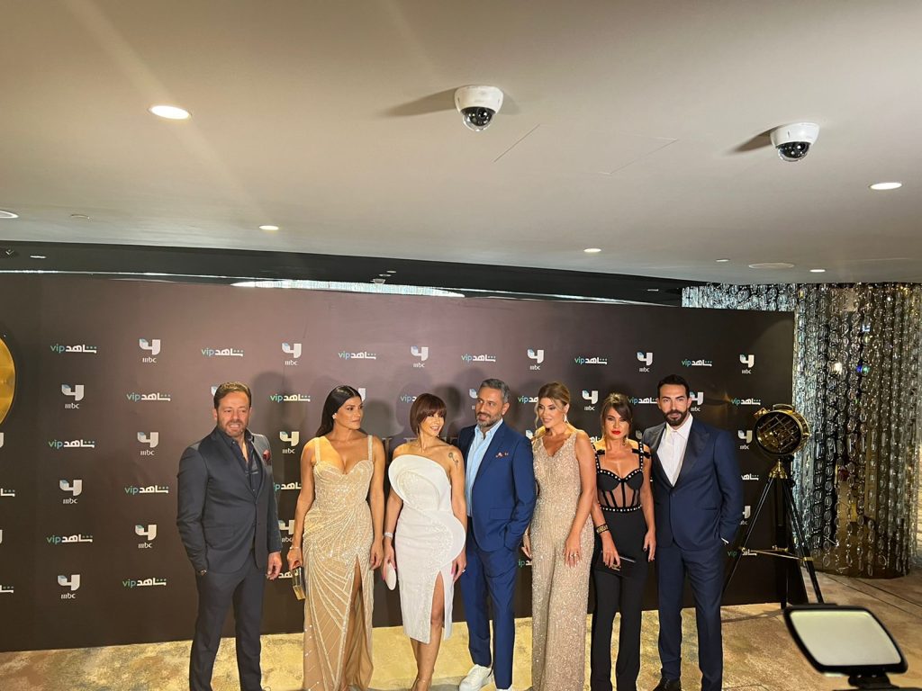 صور التقطتها ارتيسيتا أثناء تواجدها في حفل افتتاح "ستيليتو"