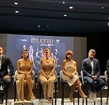 صور التقطتها ارتيسيتا أثناء تواجدها في حفل افتتاح "ستيليتو"