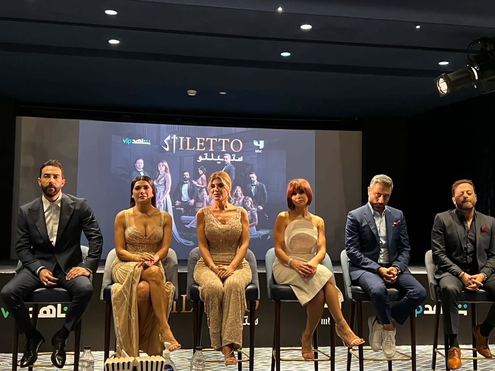 صور التقطتها ارتيسيتا أثناء تواجدها في حفل افتتاح "ستيليتو"