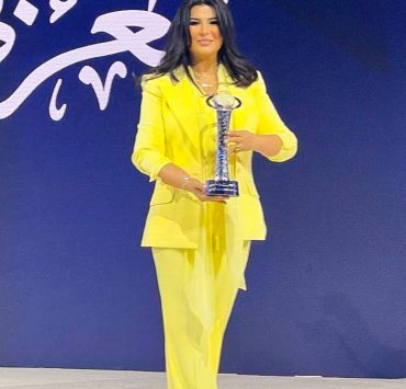 منى الشاذلي تفوز بجائزة دبي للإعلام وتوجه الشكر ل "المتحدة "