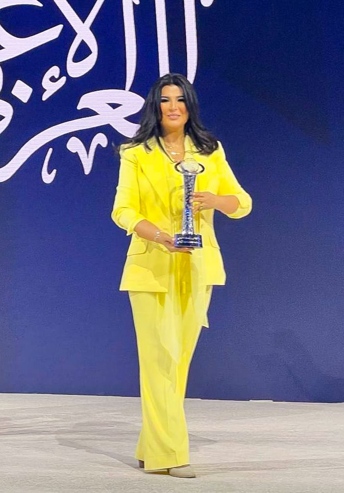 منى الشاذلي تفوز بجائزة دبي للإعلام وتوجه الشكر ل "المتحدة "
