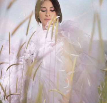 إليسا تشجع الجمهور على زيارة طبيب نفسي