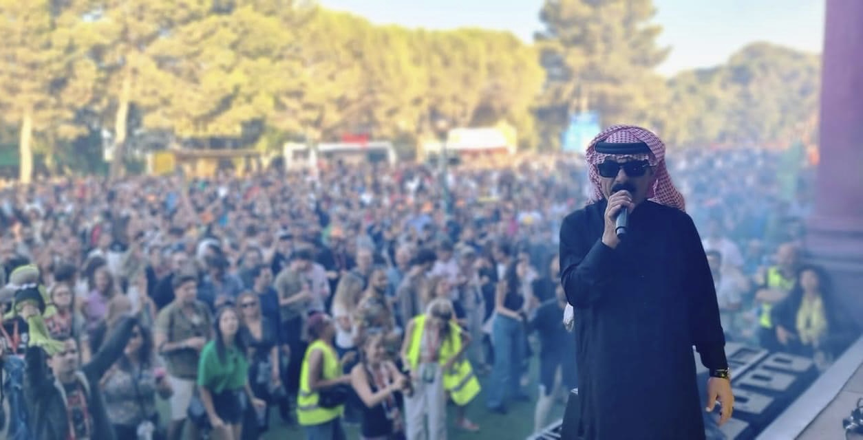 "بالنسياغا" تفاجئ الحضور وتختار المغني الشعبي عمر سليمان