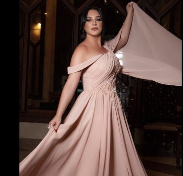 سلاف فواخرجي في مهمة استكشافية بعيداً عن التمثيل