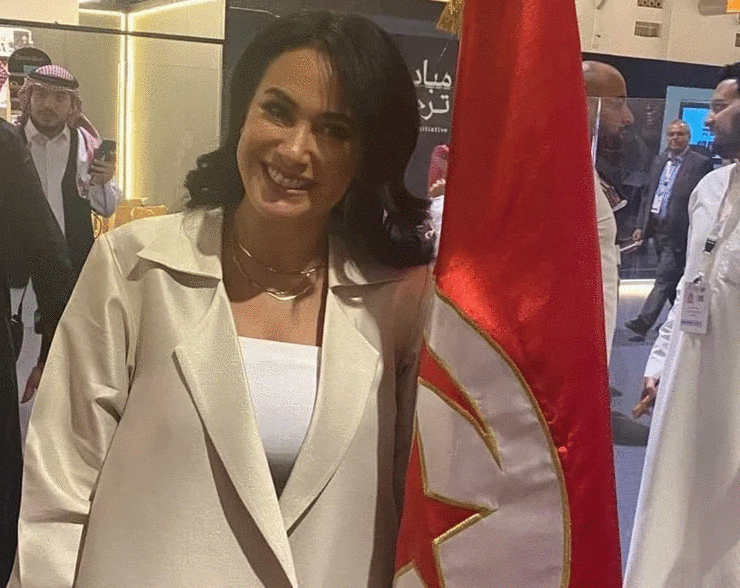 هند صبري تزور الجناح التونسي في "معرض الرياض للكتاب"