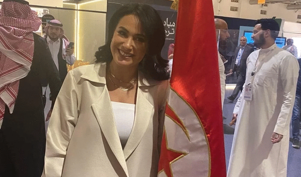 هند صبري تزور الجناح التونسي في "معرض الرياض للكتاب"