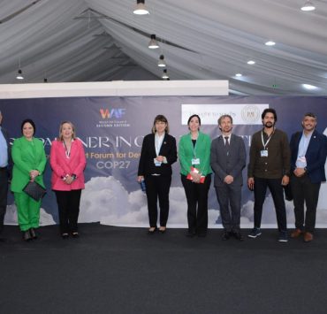 الوزراء وزوجات السفراء ومشاهير الفن التشكيلي في منتدى الفن الدولي بشرم الشيخ