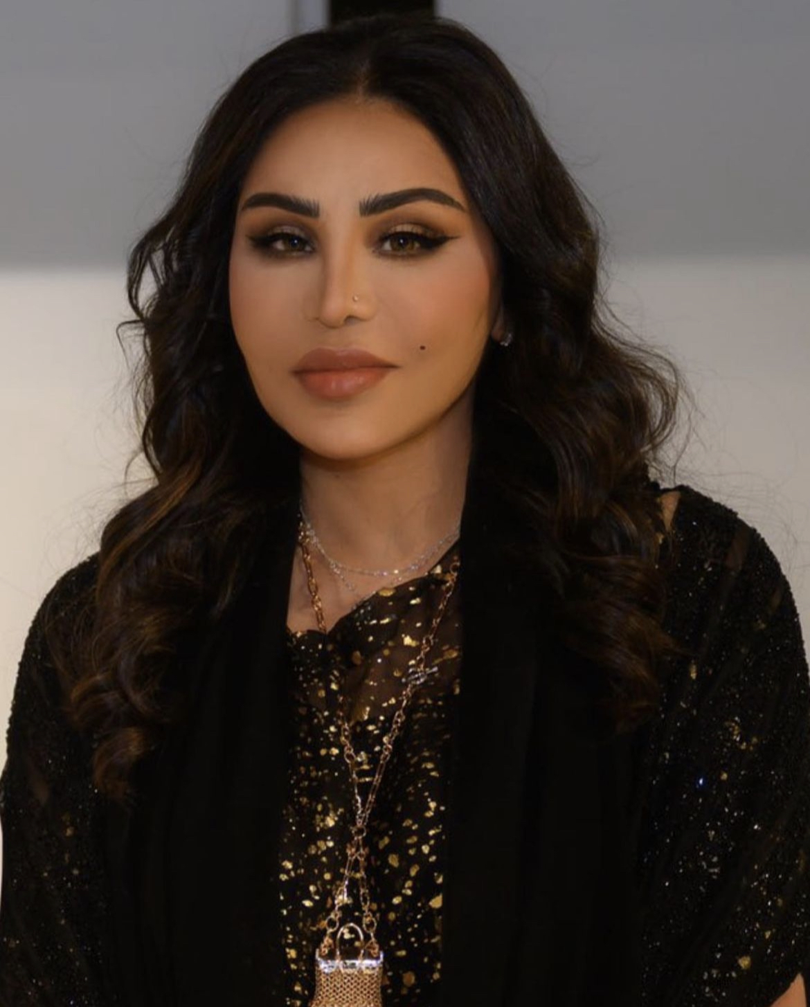 أحلام تدعم فناناً تمنى الغناء معها