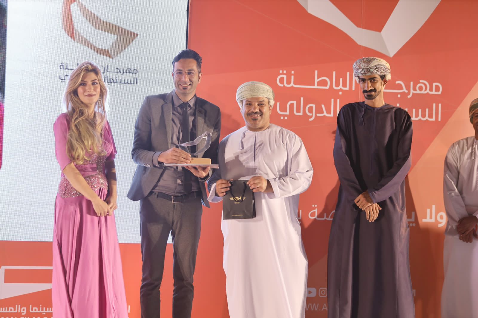 "تتويج ٦ أفلام عمانية و٤ دولية في ختام فعاليات مهرجان الباطنة السينمائي الدولي"