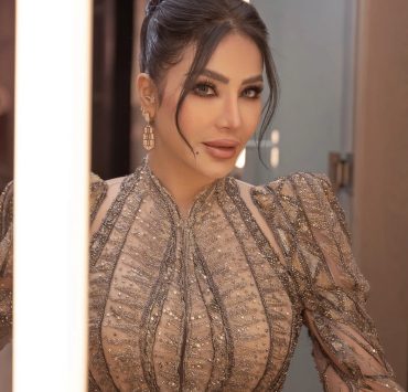 لجين عمران تغني مع الجمهور في مهرجان التسوق بدبي