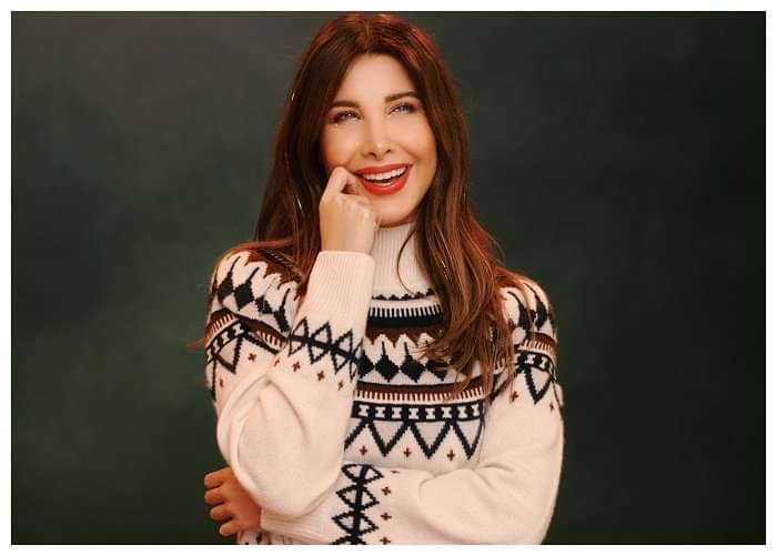 نانسي عجرم تشارك الجمهور أجواء الكريسمس بصحبة عائلتها