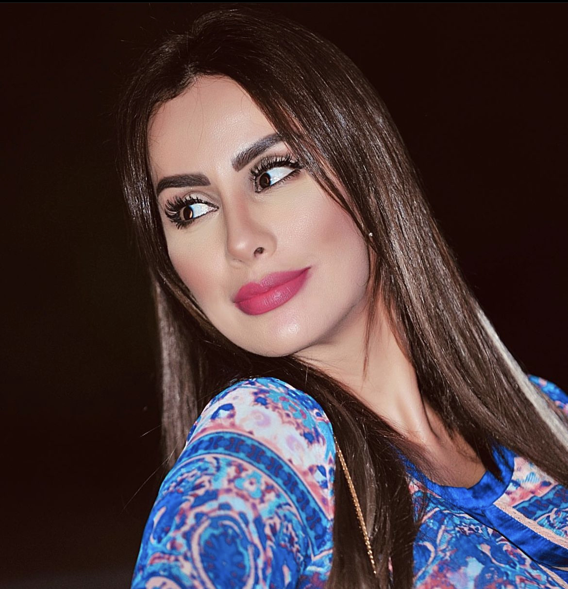 صابرينا تبارك للإمارات في عيدها ال 51 بأغنية