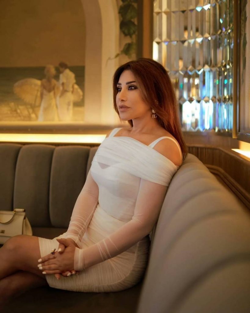 نجوى كرم تتألق بالأبيض في عرض D&G بميامي نجوى كرم تتألق بالأبيض في عرض D&G بميامي