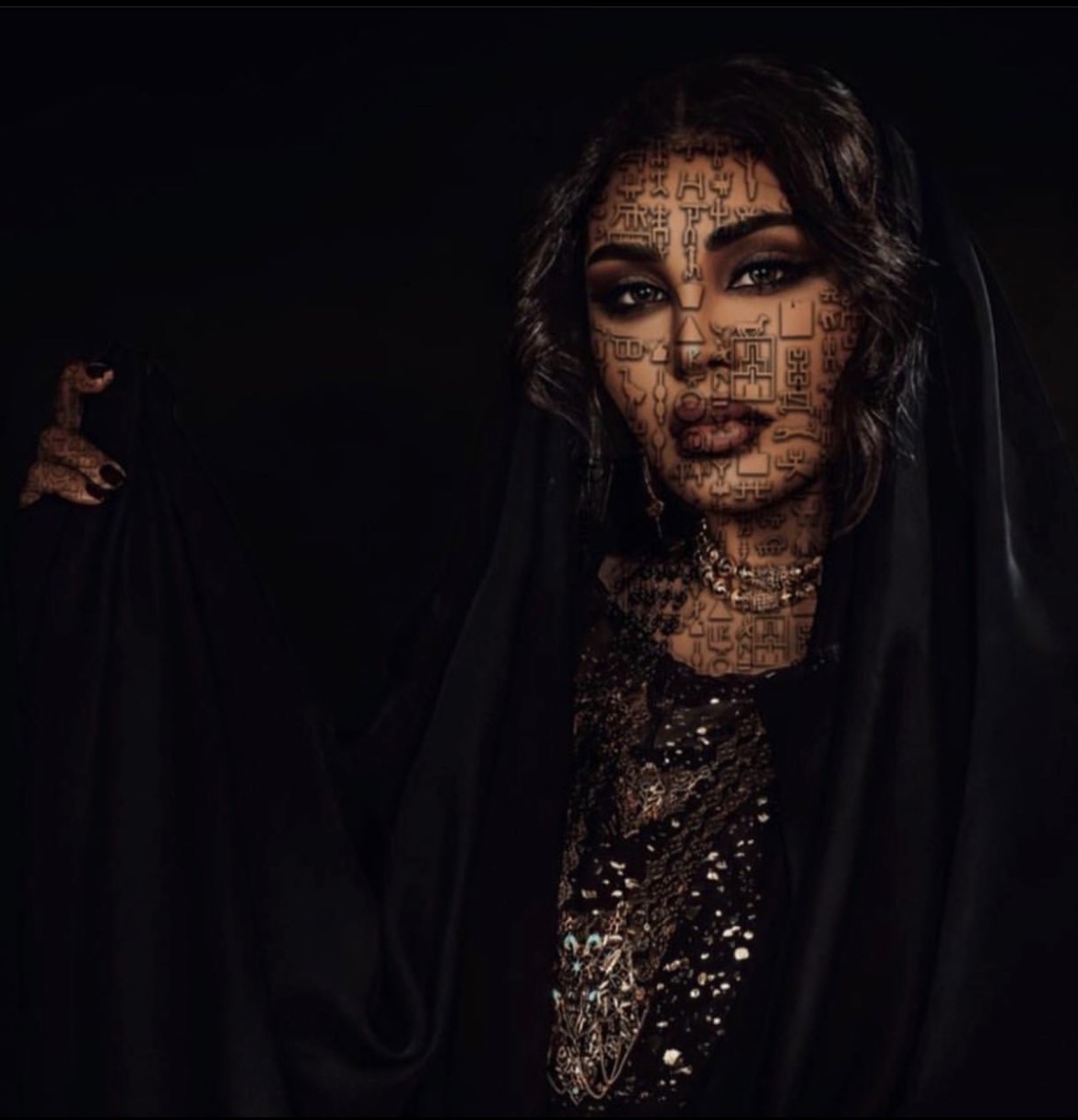نجوم عرب يهنئون أحلام بألبومها الجديد
