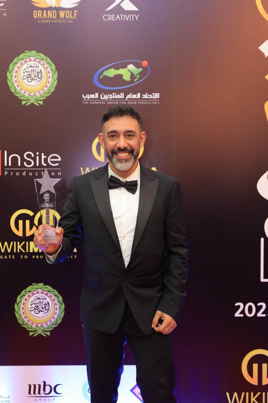 ملتقى التميز والإبداع العربي يكرم عمرو مصطفى كأفضل مطرب لعام 2022