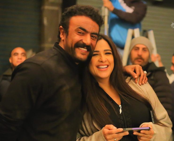 بهذه الكلمات.. أحمد العوضي يعايد زوجته بعيد الحب