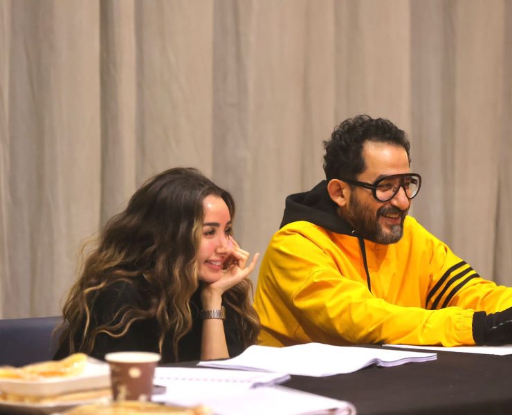 أحمد حلمي وصناع العمل المسرحي "ميمو" يواصلون البروفات