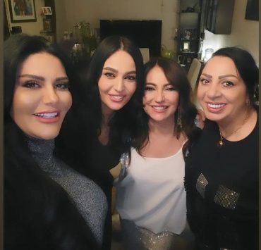 بحضور أصدقائها النجوم.. أمل عرفة تحتفل بعيد ميلادها