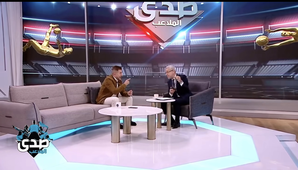 عابد فهد يهنّئ مصطفى الآغا على الهواء!