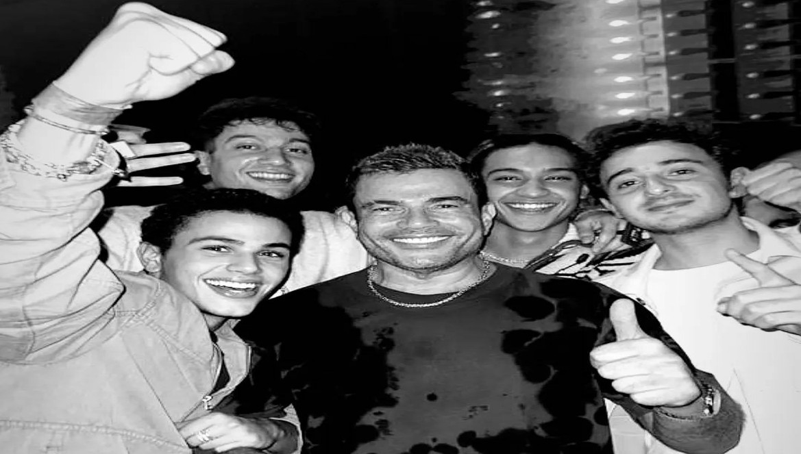 عمرو دياب يدعم نجله بعد ولوجه عالم الغناء