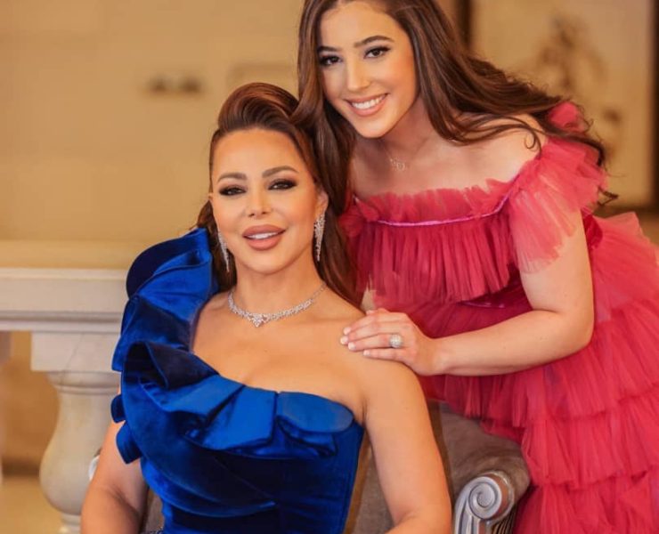 سوزان نجم الدين مكرمة من ابنتها في عيد الأم! سوزان نجم الدين مكرمة من ابنتها في عيد الأم!