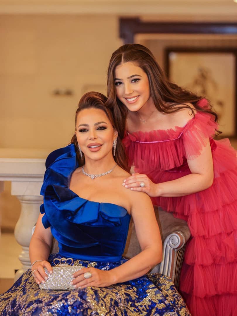 سوزان نجم الدين مكرمة من ابنتها في عيد الأم!