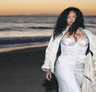 بعد أيام من اقتحام منزلها.. سيارة ريهانا الفارهة تتعرض للسرقة