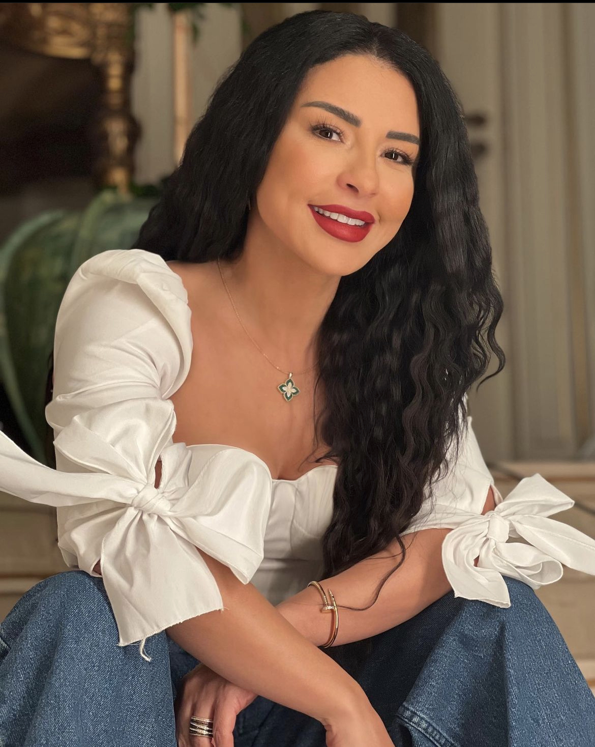 ماغي بو غصن تسعى للخروج من "سحر" في عملها الدرامي الجديد