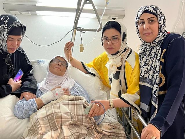 والدة لطيفة رأفت تتعرض لأزمة صحية والجمهور يتمنى لها الشفاء