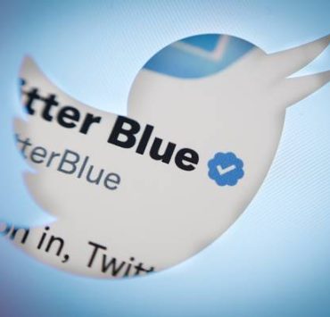 العلامة الزرقاء تظهر مجدداً على حسابات بعض النجوم!